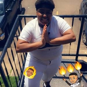 Meet your Posher, Adrianna